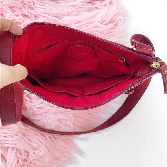 Fossil red color block adjustable crossbody bag - Picture 4 of 5